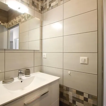 Apartment T3 Au Mont-dore, Parking Privatif, Proche Centre Et Thermes - Fr-1-608-240 *